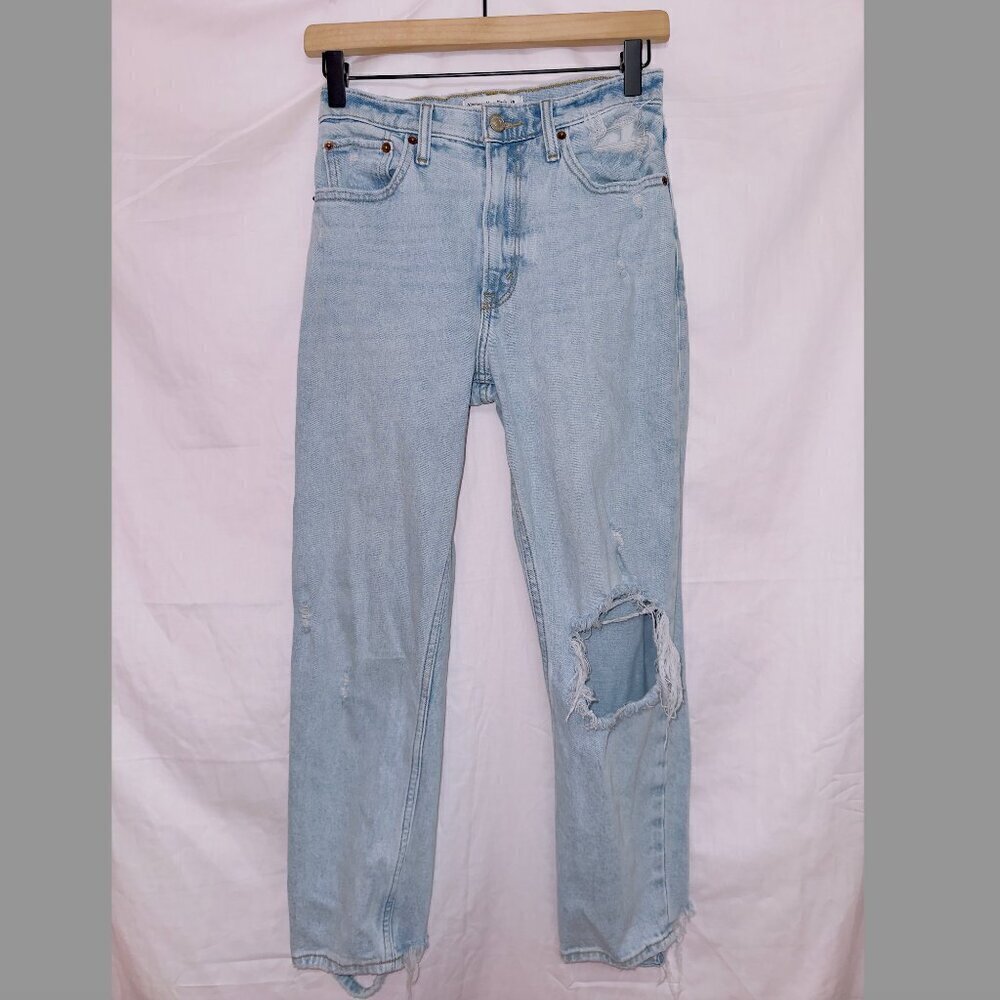 Abercrombie & Fitch light wash denim the mom high rise jeans size 0/25 short